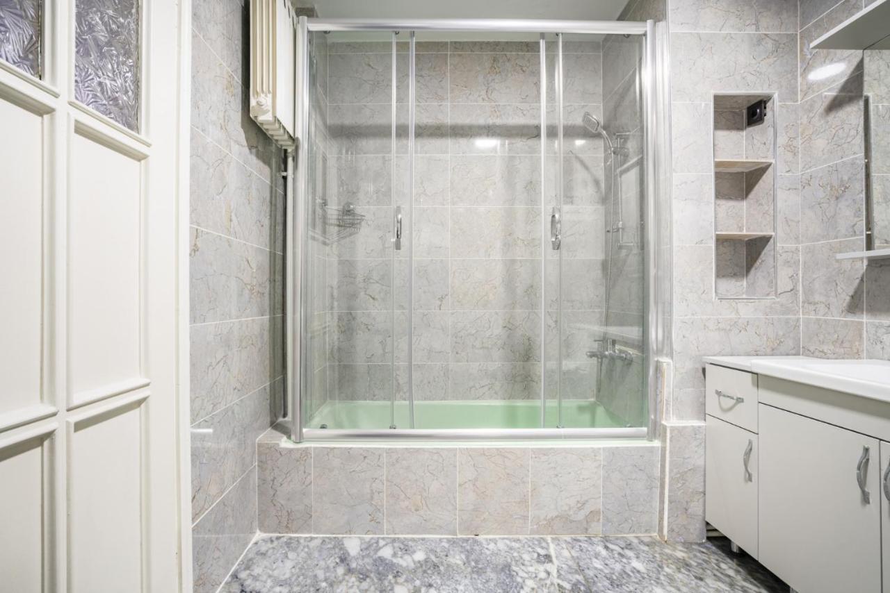 Apartament Spacious Flat Near Caddebostan Coast Stambuł Zewnętrze zdjęcie